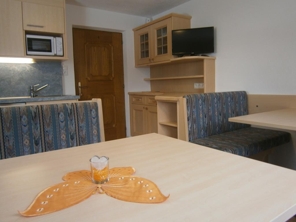 Haus Wiesenheim FW Ötztal Längenfeld Zimmer foto