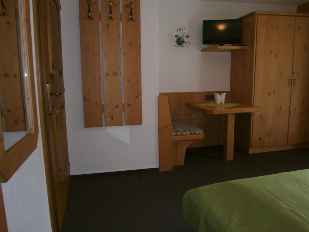 Haus Wiesenheim FW Ötztal Längenfeld Exterior foto